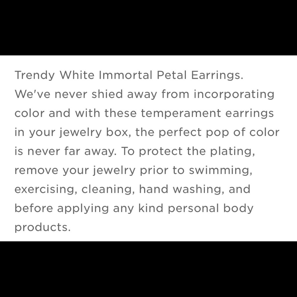 NWT! BeAuTiFuL Trendy White Petal Earrings 🤩 - Picture 4 of 4